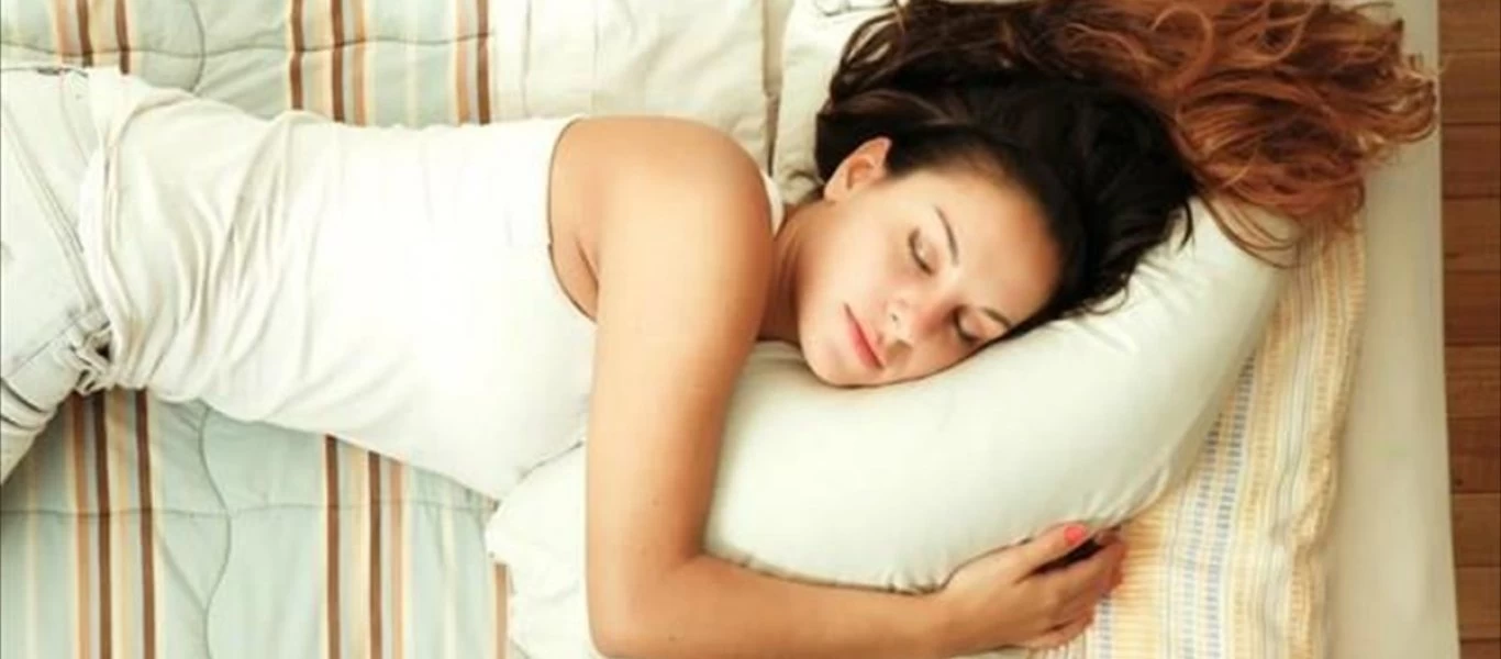 Νέα έρευνα: Οι μεσήλικες που κοιμούνται λιγότερο από 6 ώρες έχουν μεγαλύτερο κίνδυνο άνοιας